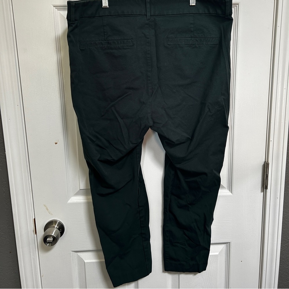 Old Navy Forest Green High-Waisted Pixie Skinny Pants Size 18p - Picture 3 of 4
